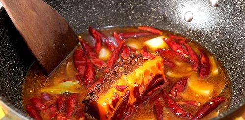 一包火鍋底料搞定麻辣小龍蝦 簡(jiǎn)單配料，絕佳風(fēng)味